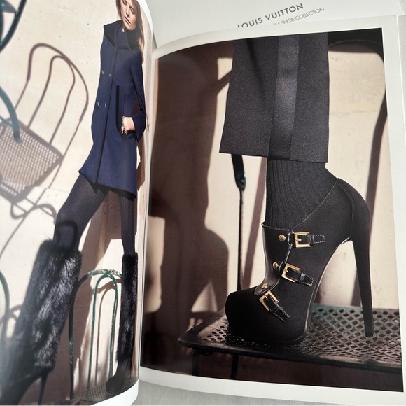 Authentic Louis Vuitton 2013-2014 Shoe Collection Book - Picture 4 of 11